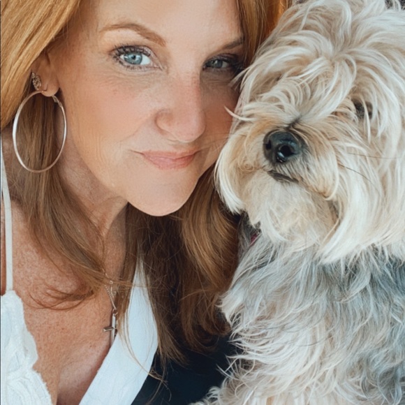 Meet your Posher, Danielle - Picture 10 of 10